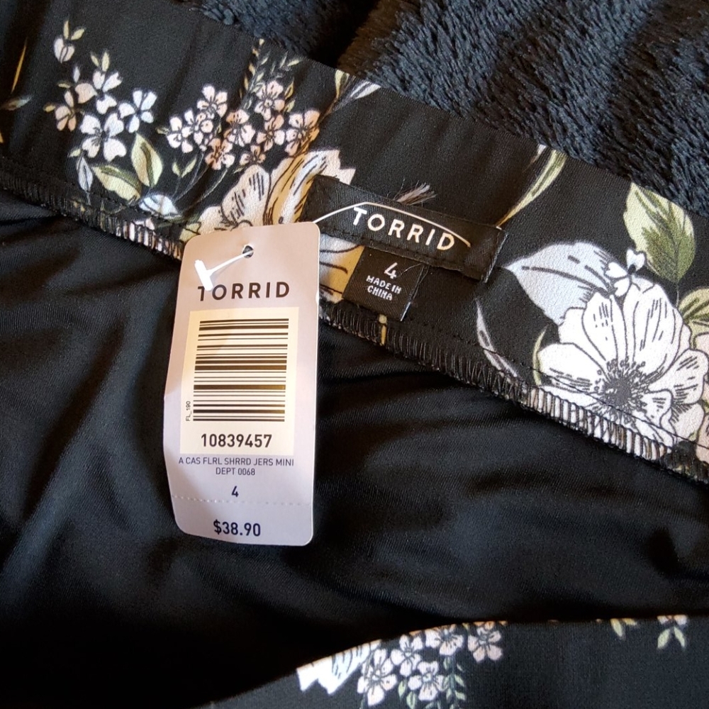 Torrid Crop Top - Picture 2 of 2